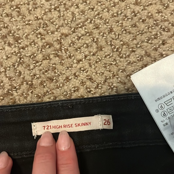Levi 721 high rise skinny in black size 26 - Picture 3 of 3